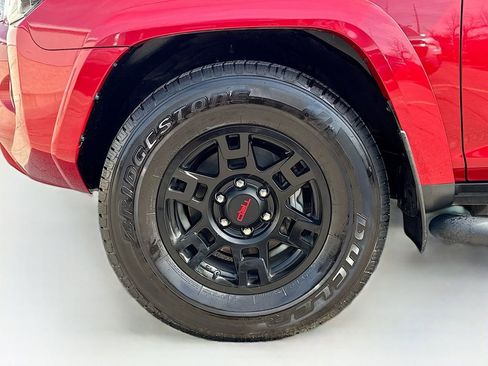 Used 2020 Toyota 4Runner SR5 image 39