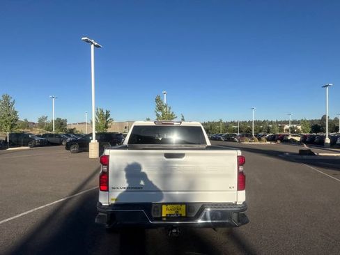 Used 2021 Chevrolet Silverado 1500 LT AWD/4WD image 4