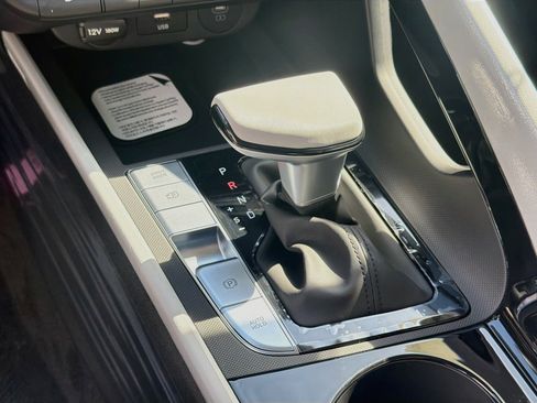 New 2026 Hyundai Elantra Limited FWD image 13
