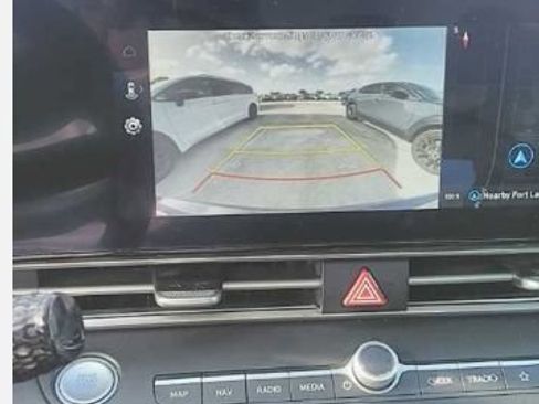 Used 2024 Hyundai Elantra SEL FWD image 4