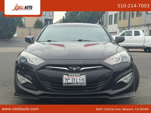 Used 2013 Hyundai Genesis 3.8 RWD image 2