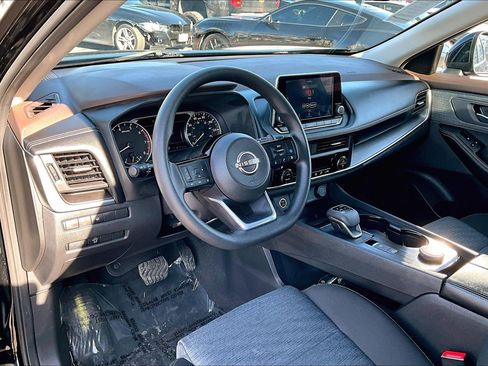 Used 2023 Nissan Rogue SV image 13