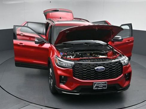 Used 2025 Ford Explorer ST-Line w/ Premium Package image 55