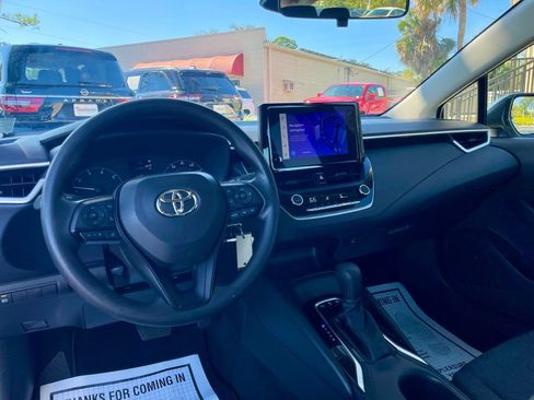 Used 2025 Toyota Corolla LE image 12