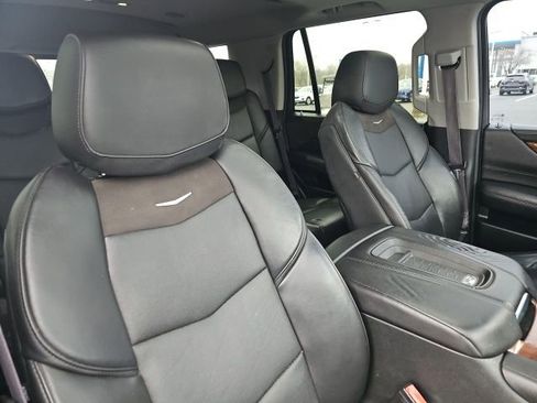 Used 2016 Cadillac Escalade Luxury image 35
