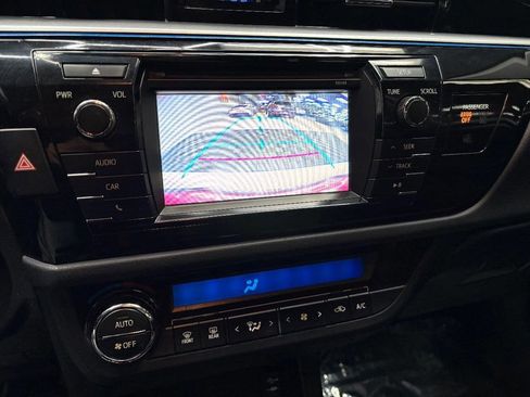 Used 2015 Toyota Corolla S image 16