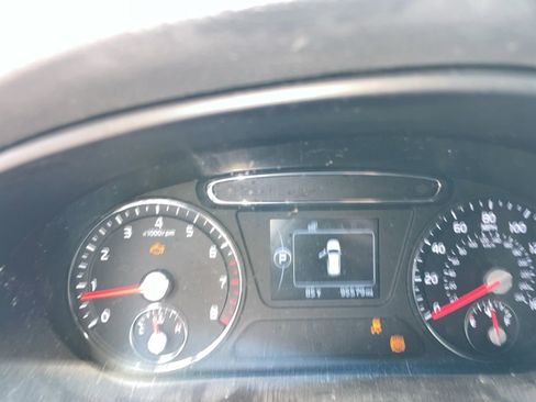 Used 2017 Kia Sorento LX w/ LX Convenience Package image 4