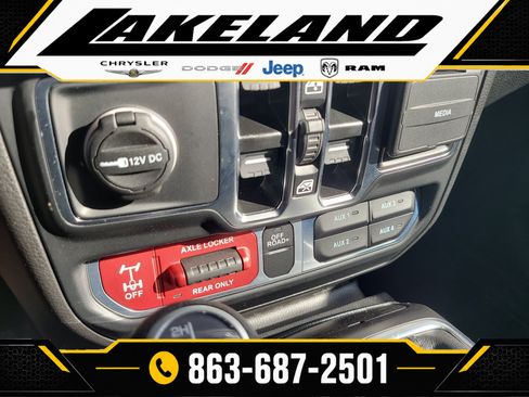 Used 2024 Jeep Gladiator Mojave AWD/4WD image 24