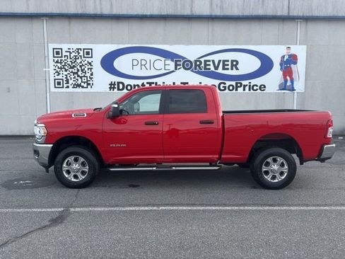 Used 2024 RAM 2500 Big Horn w/ Bed Utility Group image 2