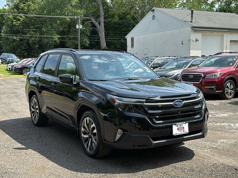 Used 2025 Subaru Forester Touring AWD/4WD image 3