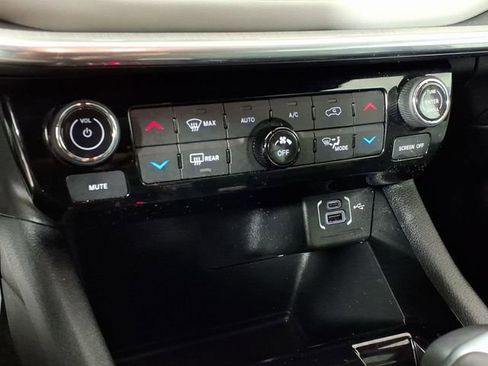 Used 2023 Jeep Compass Limited AWD/4WD image 24