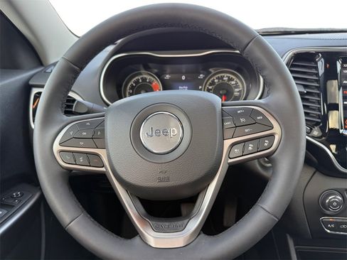 Certified 2022 Jeep Cherokee Limited image 12