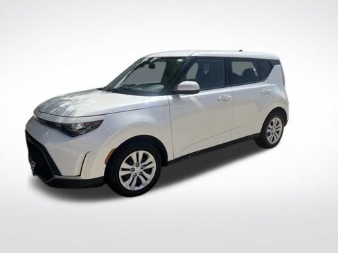 Used 2023 Kia Soul LX FWD image 7