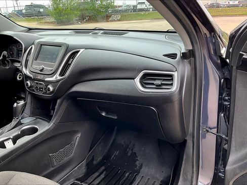 Used 2018 Chevrolet Equinox LT FWD image 17