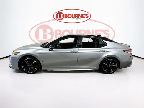 Used 2020 Toyota Camry XSE FWD image 6