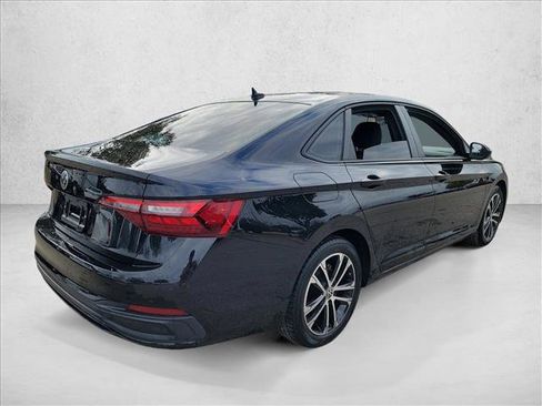 Used 2022 Volkswagen Jetta Sport image 5