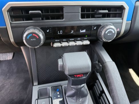 Used 2025 Toyota Tacoma TRD Off-Road AWD/4WD image 20