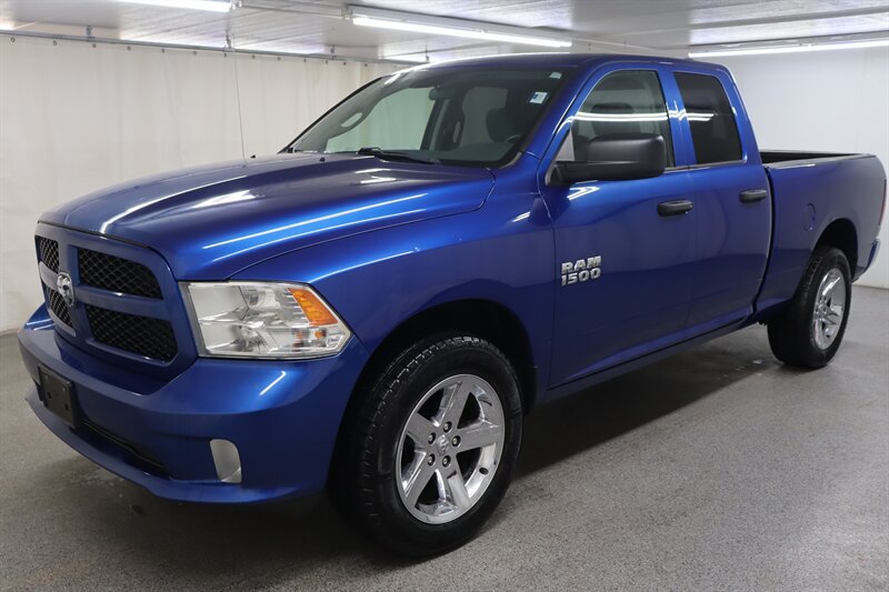 Used 2018 RAM 1500 Express w/ Express Value Package AWD/4WD image 3