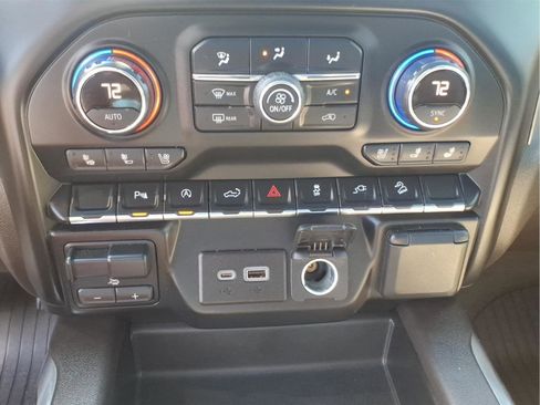 Used 2021 Chevrolet Silverado 1500 LTZ AWD/4WD image 23