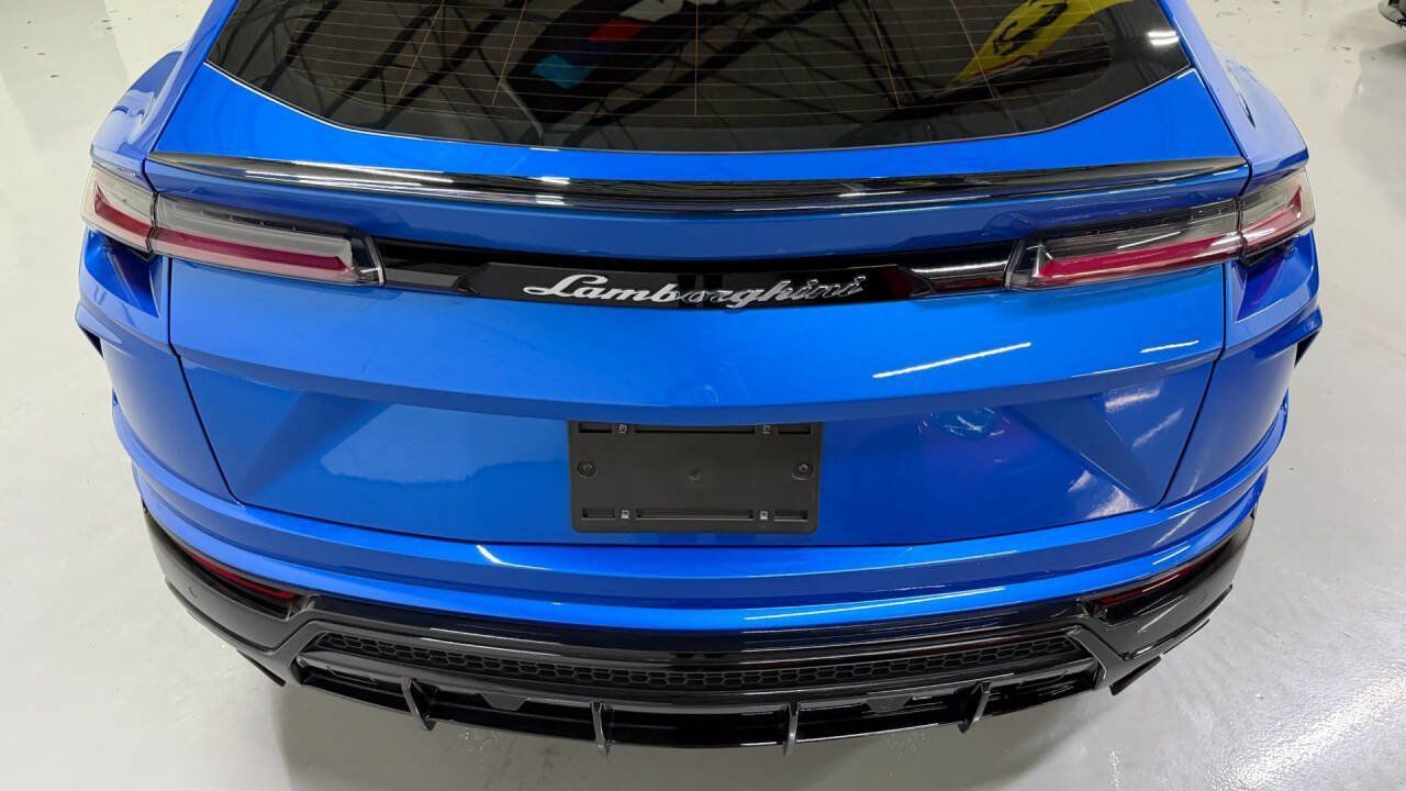 Used 2021 Lamborghini Urus AWD/4WD image 16