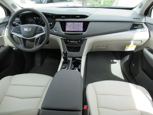 New 2026 Cadillac XT5 Premium Luxury AWD/4WD image 11