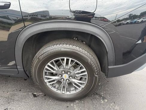 Used 2025 Chevrolet Traverse LT AWD/4WD image 5