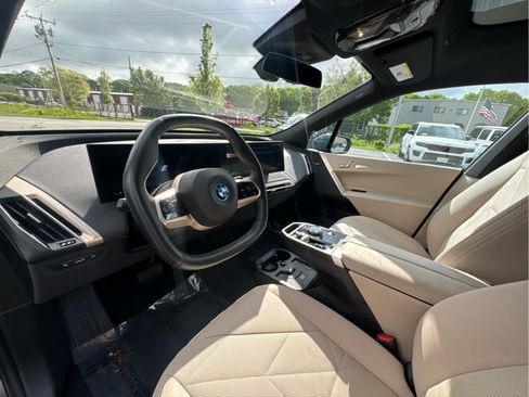 Certified 2024 BMW iX xDrive50 w/ Premium Package AWD/4WD image 13