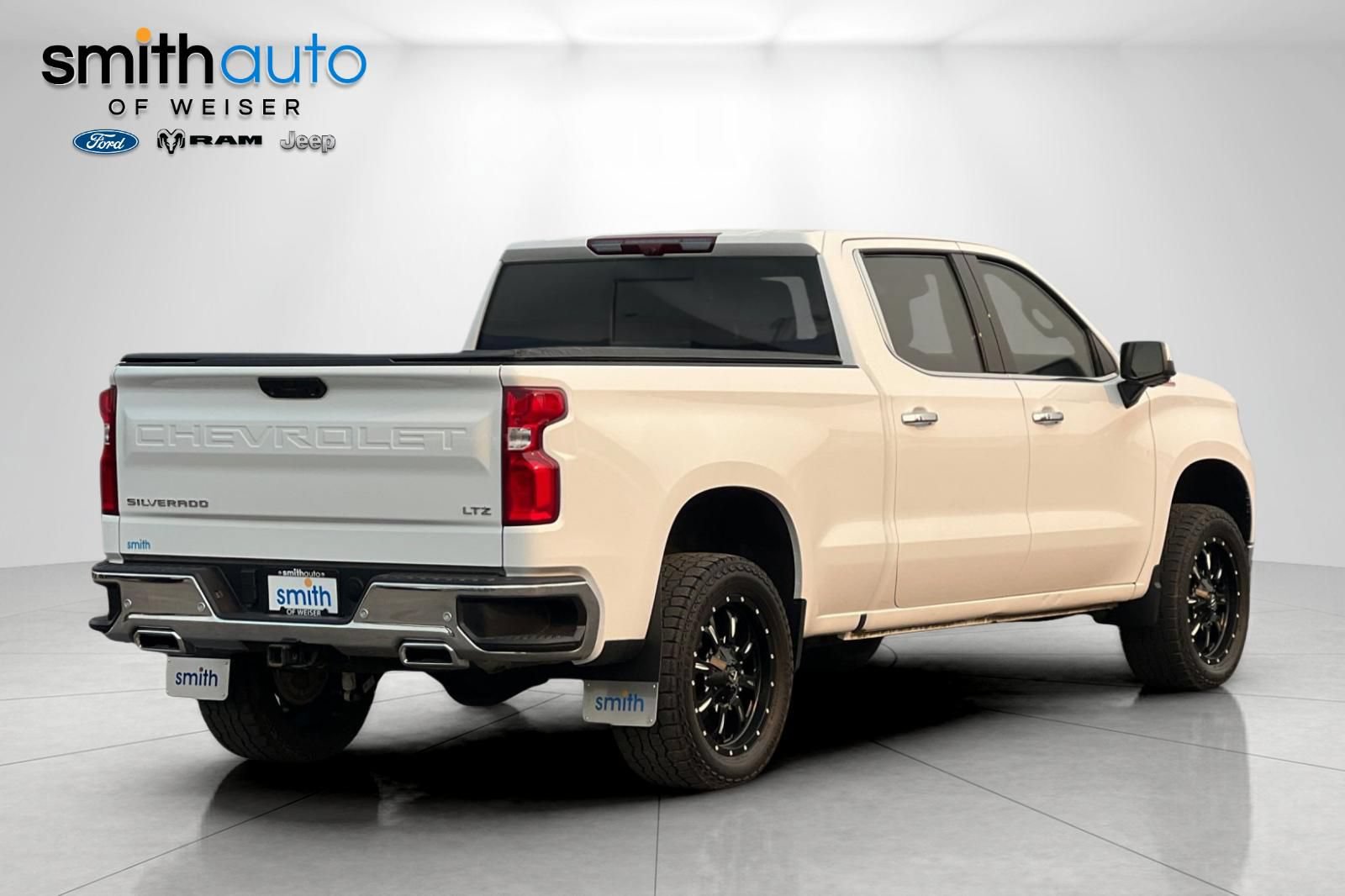 Used 2023 Chevrolet Silverado 1500 LTZ w/ Technology Package AWD/4WD image 4