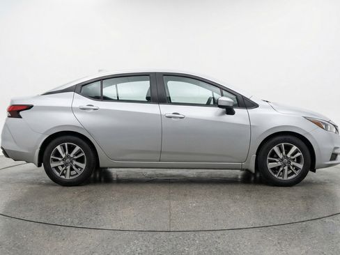 Used 2025 Nissan Versa SV FWD image 11