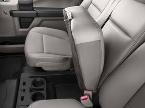 Used 2017 Ford F150 XLT AWD/4WD image 9