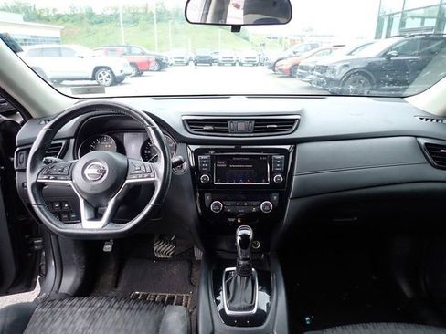Used 2018 Nissan Rogue SV AWD/4WD image 10