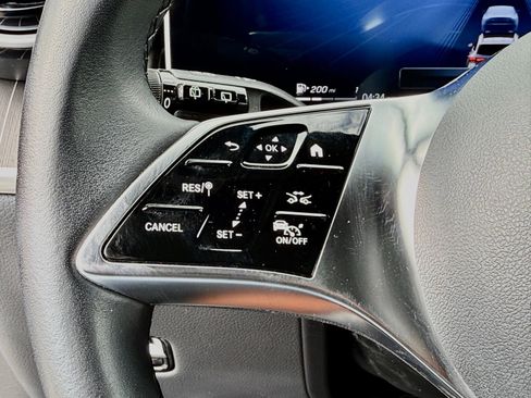 Used 2024 Mercedes-Benz GLC 300 image 33