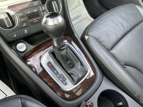 Used 2018 Audi Q3 2.0T Premium Plus w/ Premium Plus Package image 19