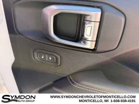 Used 2020 Jeep Wrangler Unlimited Sahara image 25