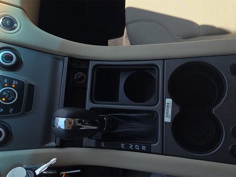 Used 2018 Ford Taurus SE image 33