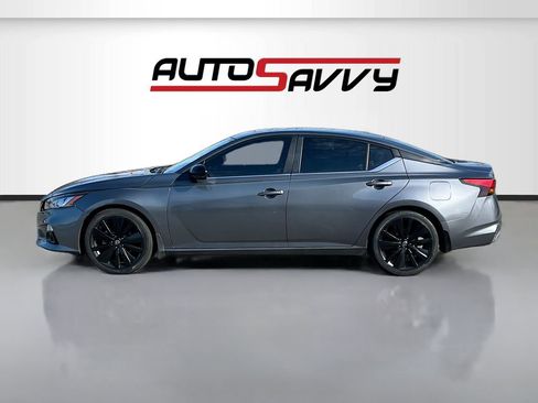 Used 2022 Nissan Altima 2.5 SR w/ Midnight Edition Package image 4