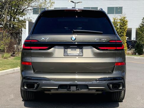 Used 2026 BMW X7 xDrive40i w/ M Sport Package AWD/4WD image 4