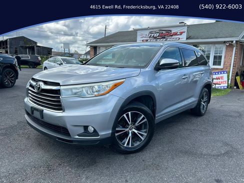 Used 2016 Toyota Highlander XLE AWD/4WD image 1