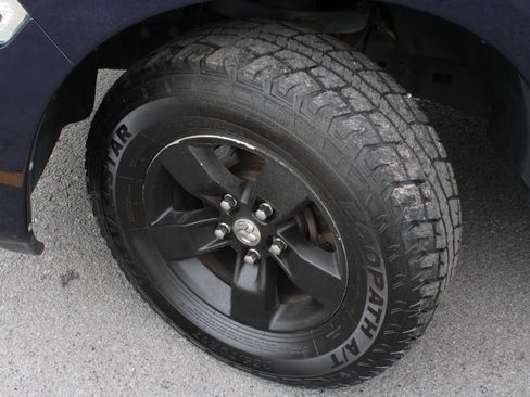 Used 2019 RAM 1500 Express AWD/4WD image 16