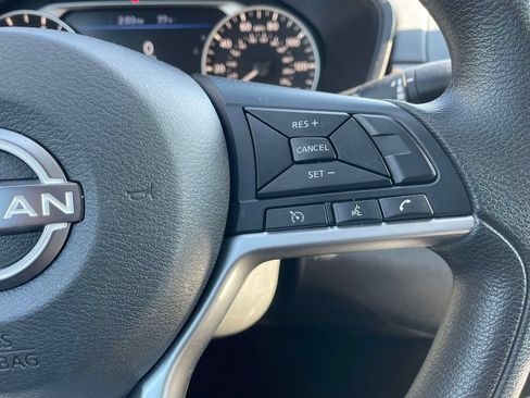 Used 2024 Nissan Altima 2.5 SV FWD image 23