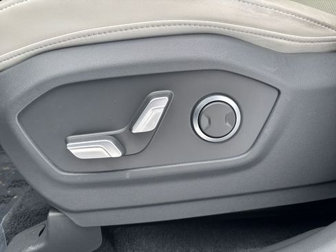 Used 2025 Hyundai Santa Fe SEL image 23