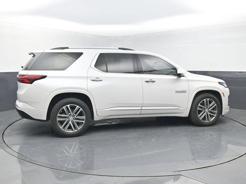 Used 2023 Chevrolet Traverse High Country FWD image 26