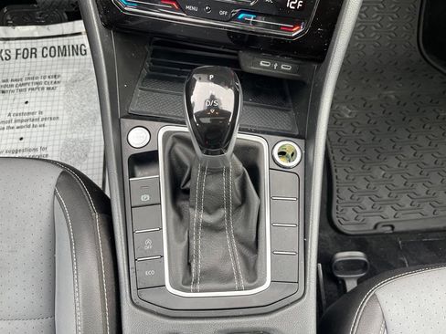 Used 2025 Volkswagen Jetta SE w/ Sunroof Package FWD image 16