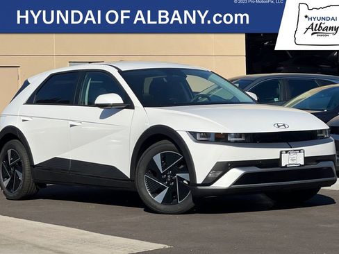 New 2025 Hyundai Ioniq 5 SE image 1