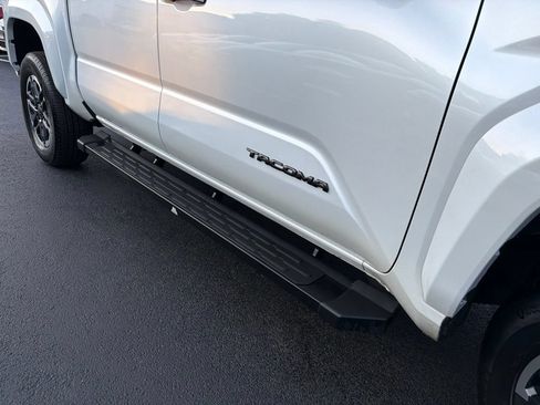 Certified 2025 Toyota Tacoma TRD Sport AWD/4WD image 4