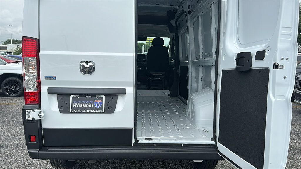 Used 2026 RAM ProMaster 2500 w/ Convenience Group FWD image 36