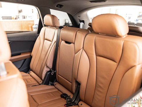 Used 2023 Audi Q7 3.0T Premium AWD/4WD image 31