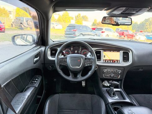 Used 2017 Dodge Charger R/T RWD image 34