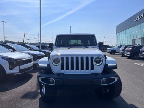 Used 2019 Jeep Wrangler Unlimited Sahara AWD/4WD image 9