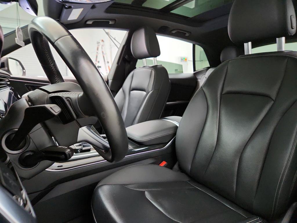 Used 2019 Audi Q8 Premium Plus w/ Premium Plus AWD/4WD image 14